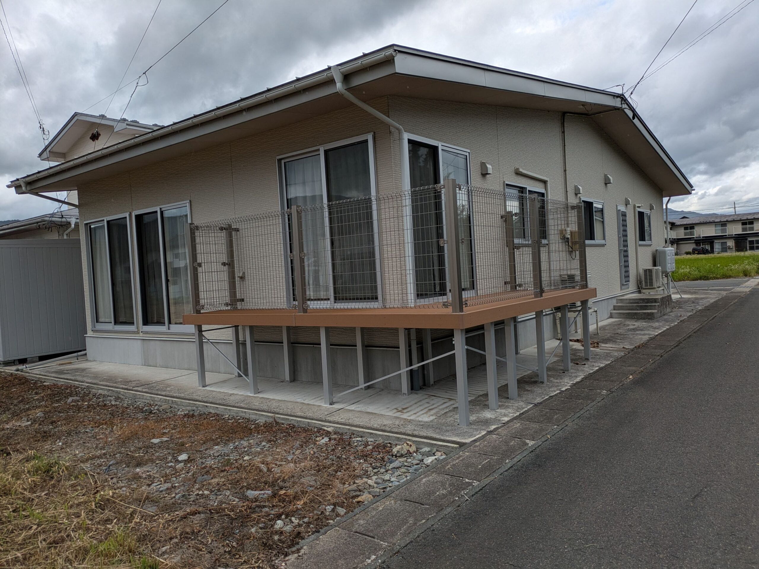 ウッドデッキ取替え施工写真